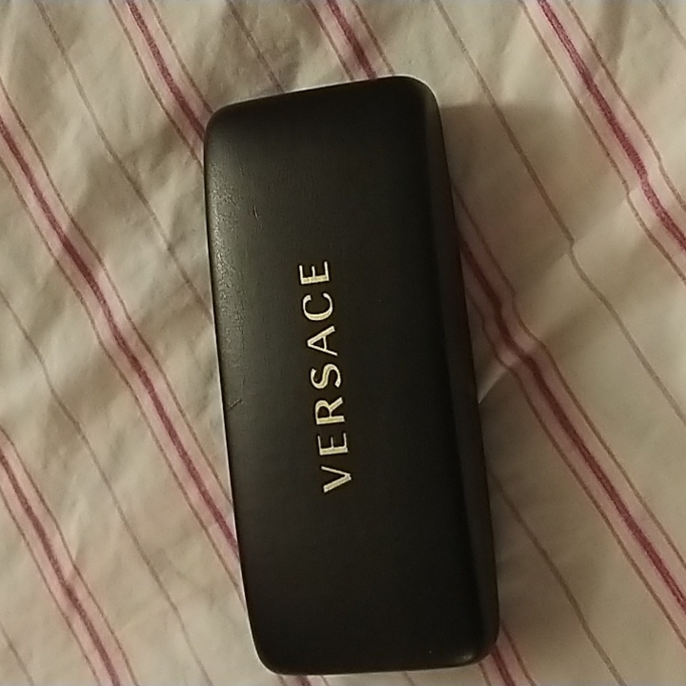 Versace sunglasses 🕶️